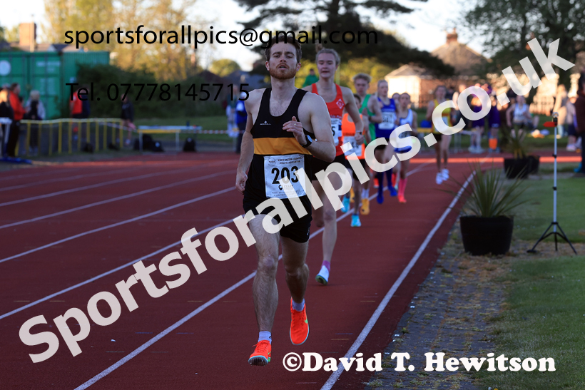 The 1500 metres, 2026 NEGP 1, Monkton Stadium. Photo: David T. Hewitson/Sports for All Pics